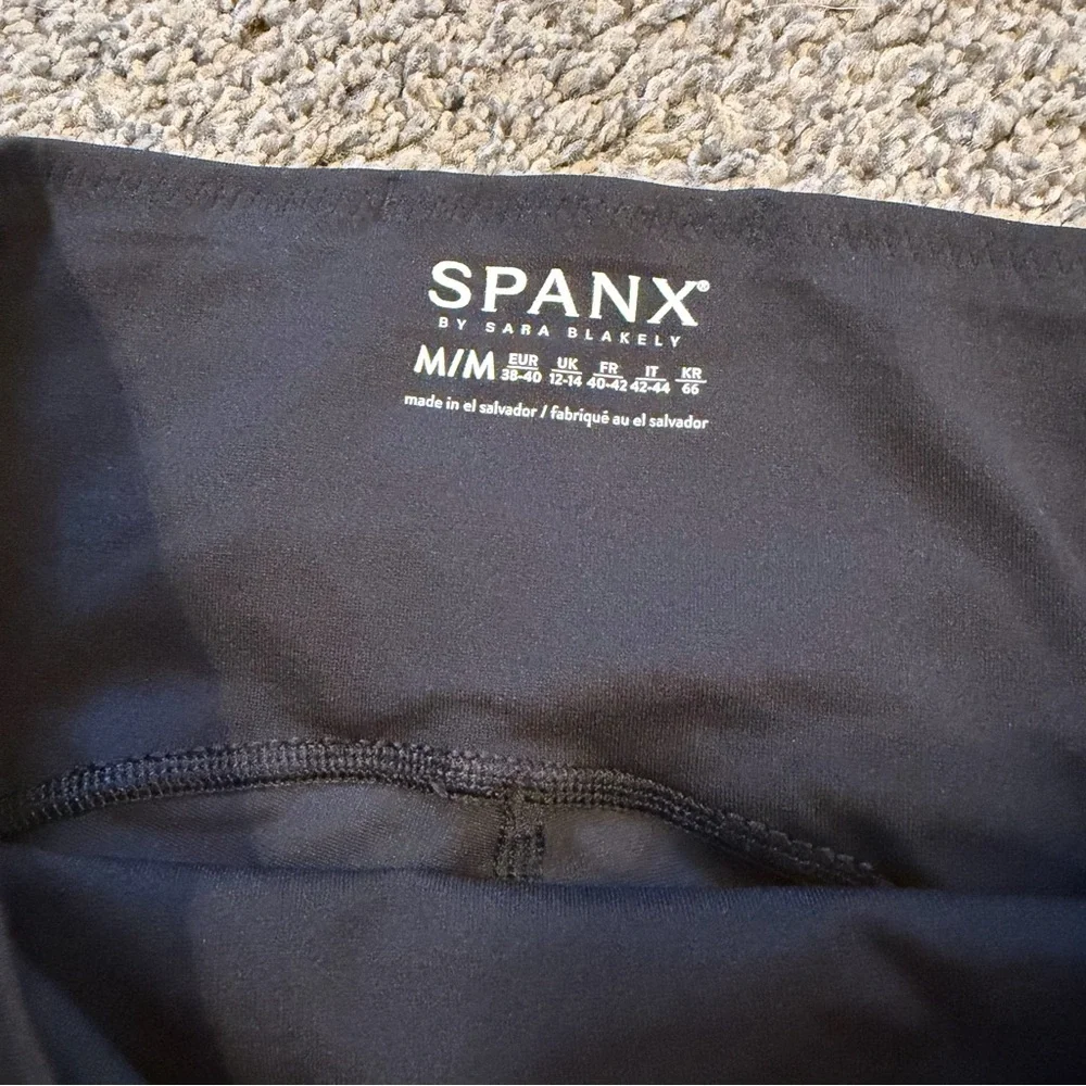 SPANX by Sara Blakley black Booty Boost shapewear biker shorts